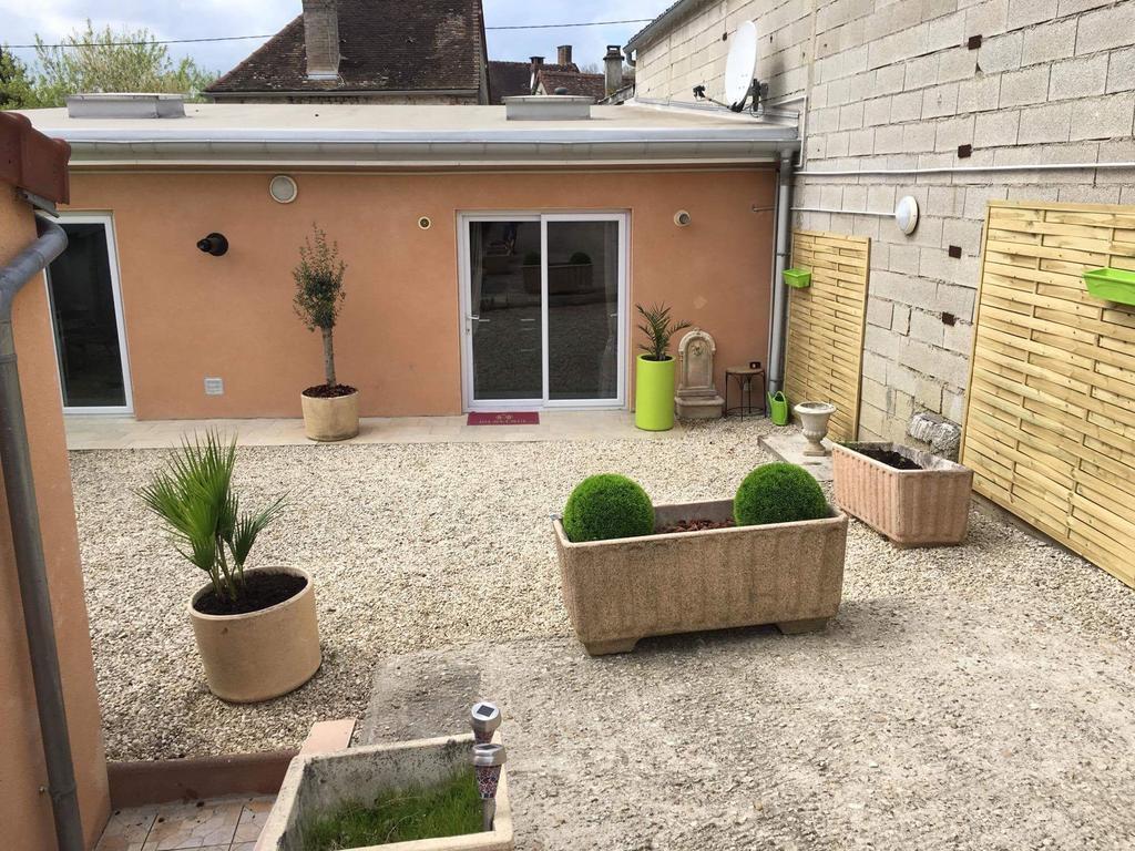 Loft L Atelier De Jacques Pres De Chablis Villa Villy  Exterior photo